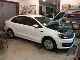 VOLKSWAGEN POLO 2016